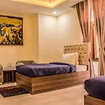 Hotel Lav Kush International