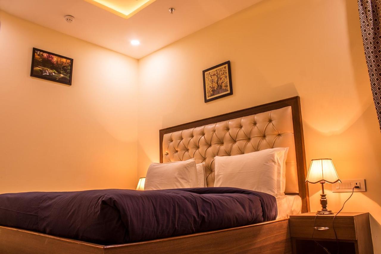 Lav Kush International Hotel *